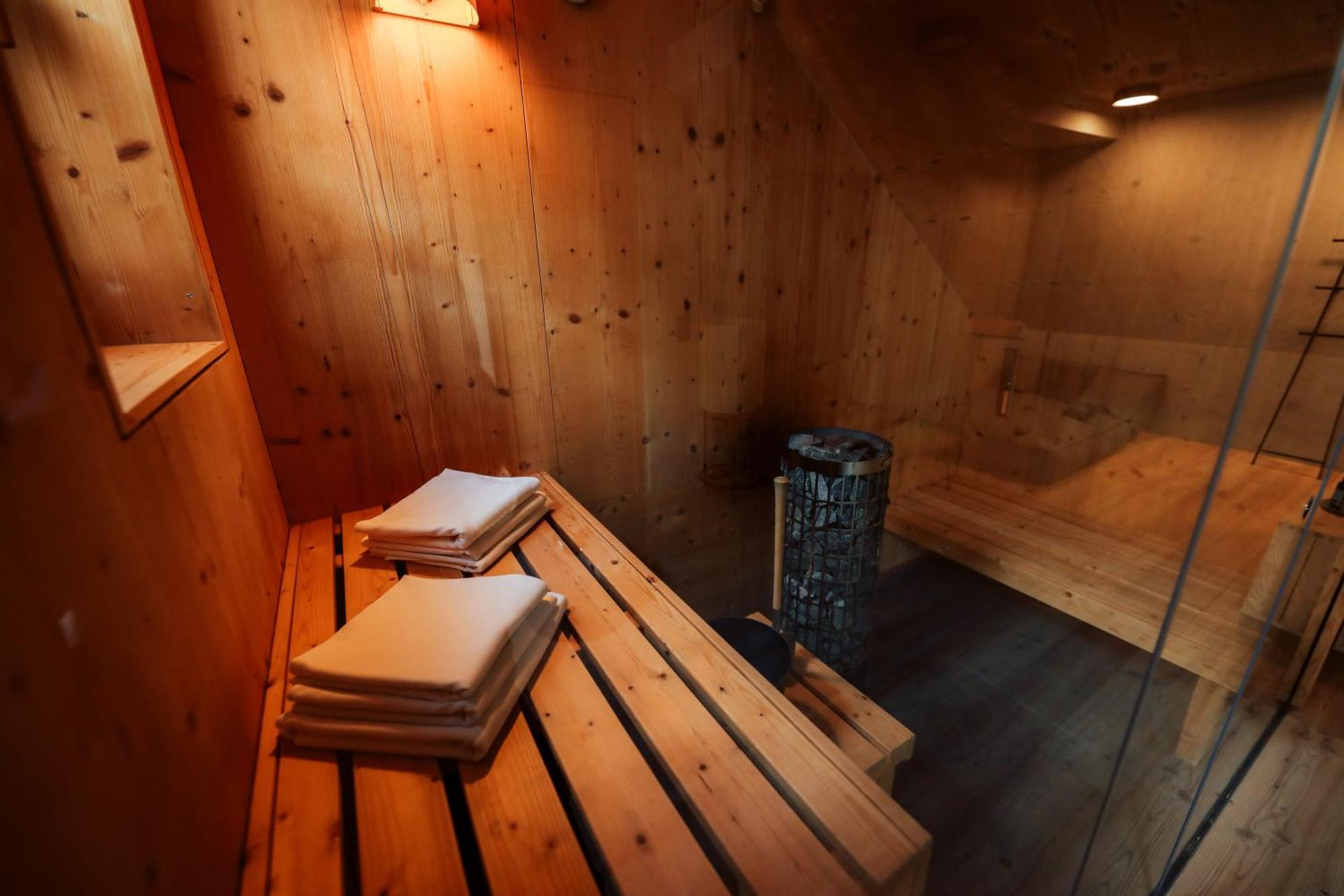 Traumferienhaus 2 Mit Sauna Und Bergblick การ์มิช-พาร์เทนเคียร์เชน ภายนอก รูปภาพ